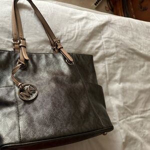 Michael kors handbag in metallic gray